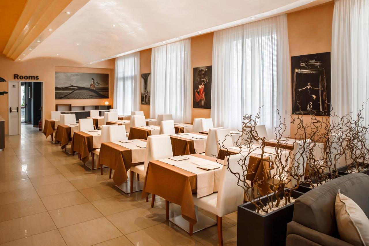 Hotel Hc Resort Lignano 利尼亚诺萨比亚多罗 外观 照片