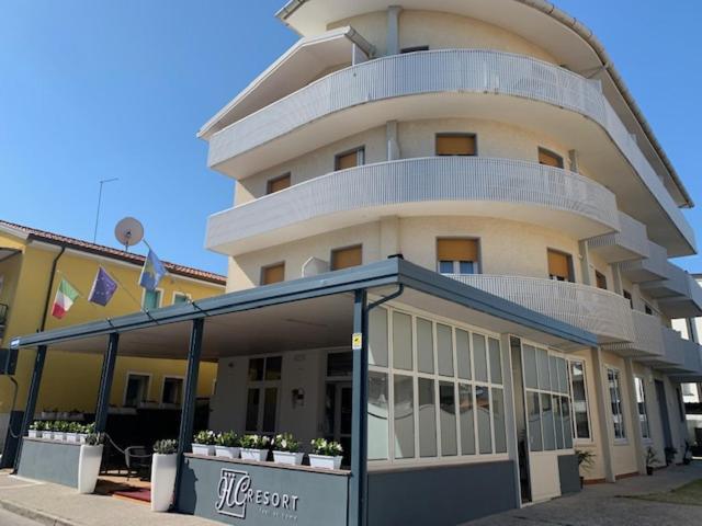 Hotel Hc Resort Lignano 利尼亚诺萨比亚多罗 外观 照片