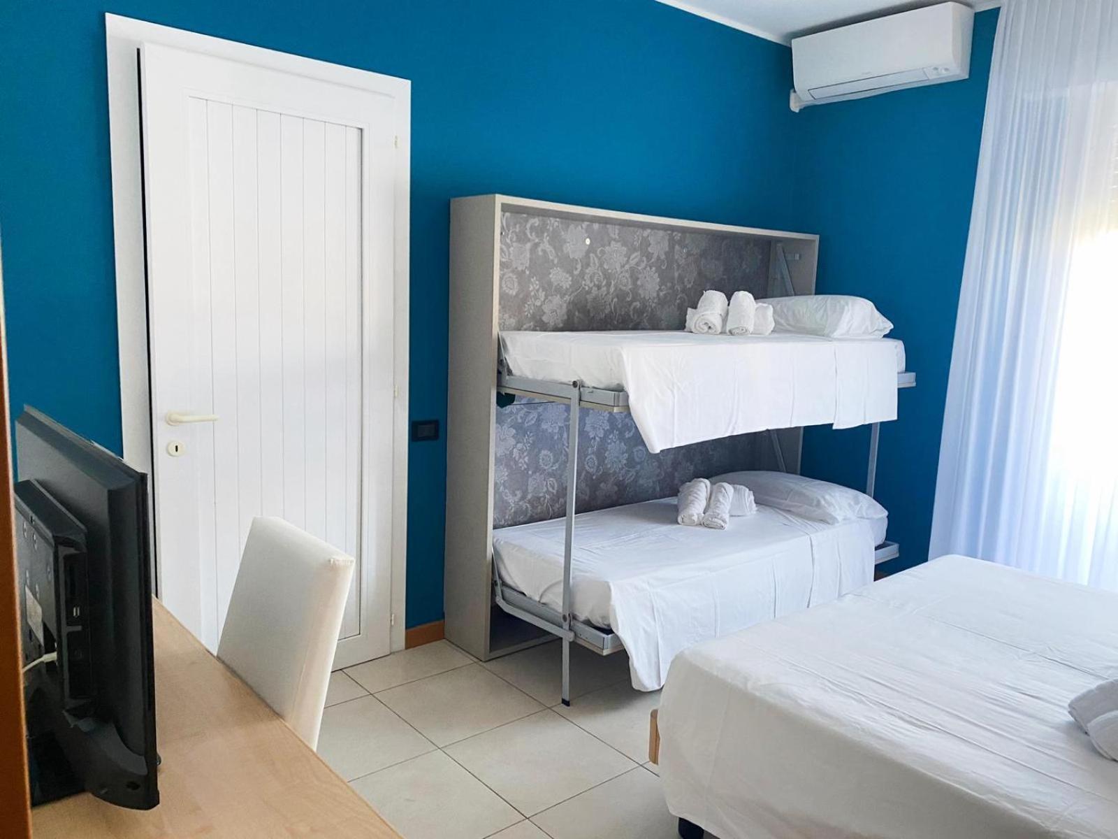 Hotel Hc Resort Lignano 利尼亚诺萨比亚多罗 外观 照片