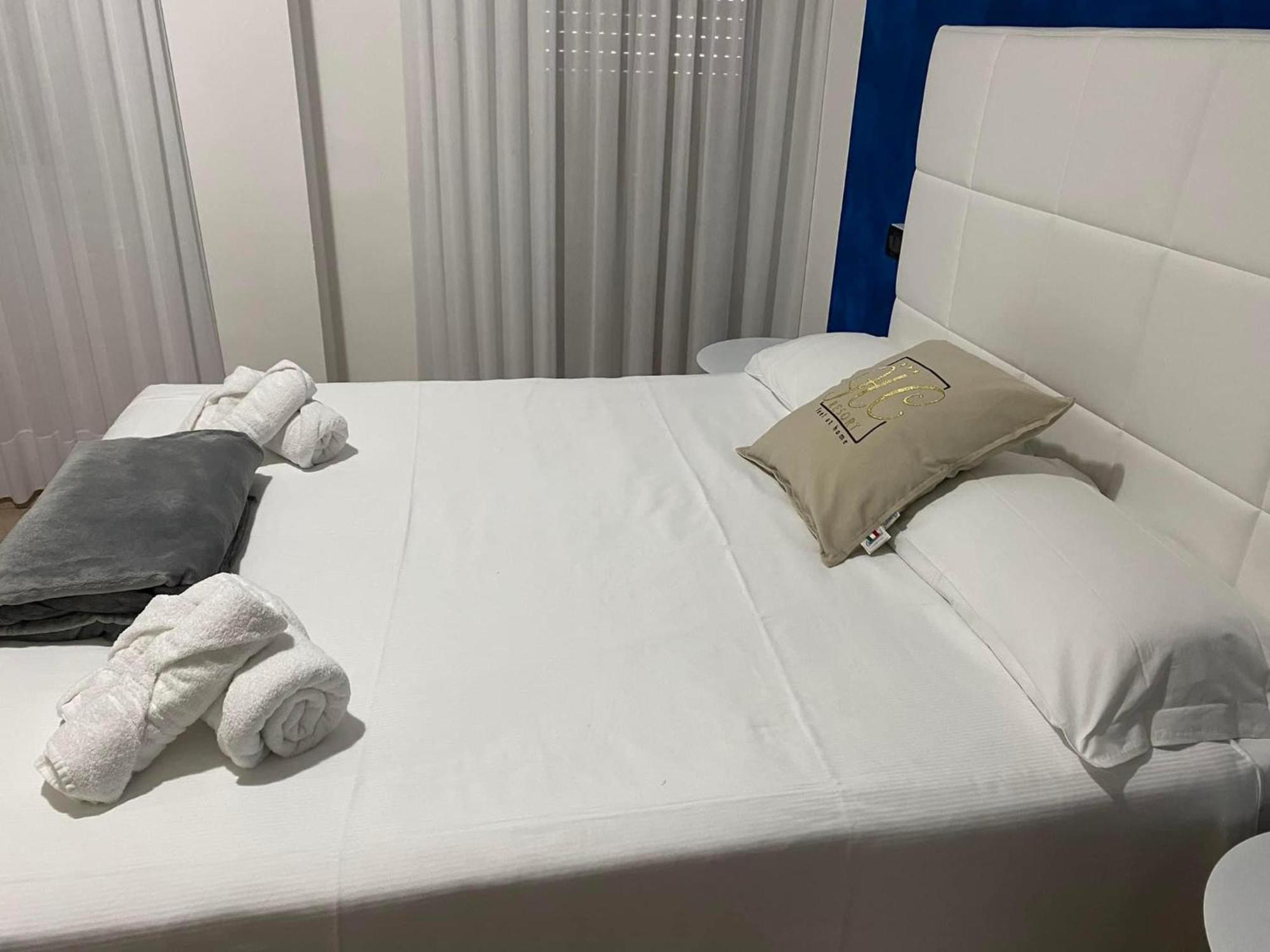 Hotel Hc Resort Lignano 利尼亚诺萨比亚多罗 外观 照片